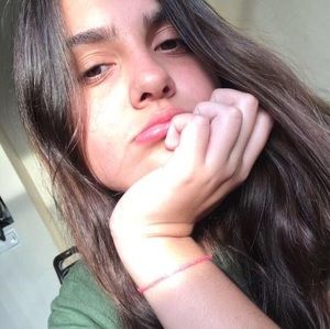 Meet your Posher, Manuela